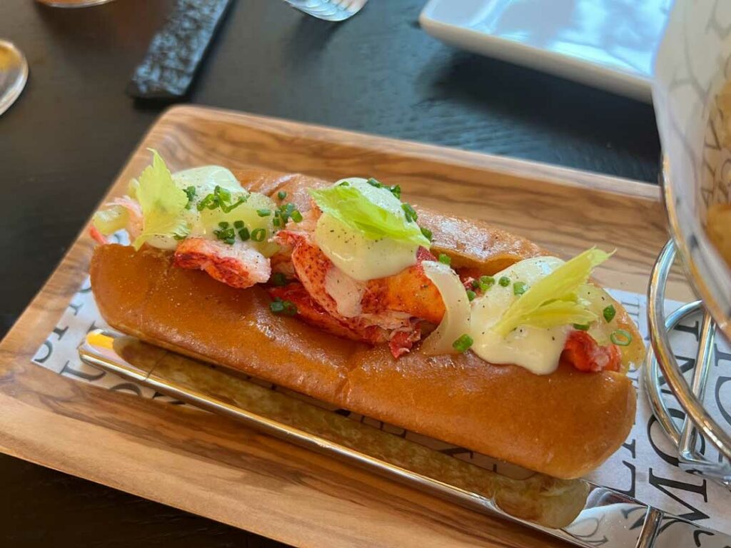 The Lobster Roll At Bar Mar​